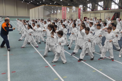Bursa Osmangazi’de karate eğitim semineri