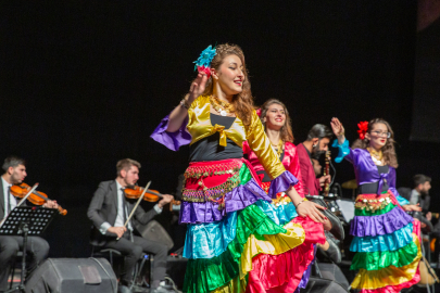 Çalgıcı Mektebi Roman Orkestrası’ndan muhteşem konser