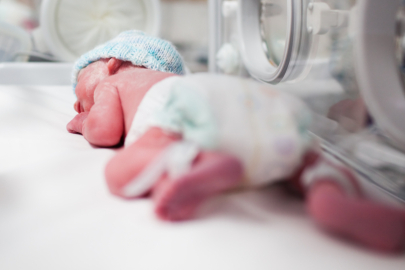 Modern tıp karşıtlığı bebeği yoğun bakımlık etti