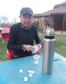 Belediye ait çay bahçesinde çaya yapılan zamma tepki gösterdi