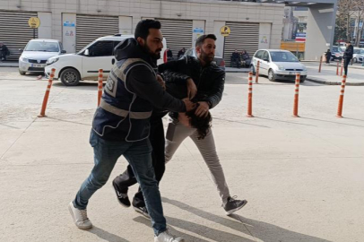 Bursa'da genci alıkoyarak annesinden para isteyen 3 şüpheli yakalandı