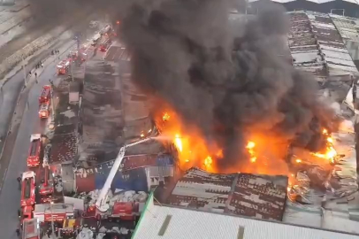 Bursa'daki 2 fabrika alevlere teslim oldu