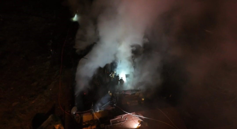 Sarıyer’de evin kazan dairesinde başlayan yangın binayı kül etti