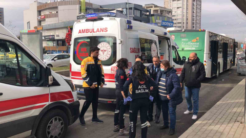 Halk otobüsü ani fren yapınca 3 yolcu yaralandı