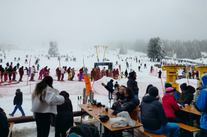 Bursa Mali Müşavirler Odası Üyeleri Uludağ'a çıkartma yaptı