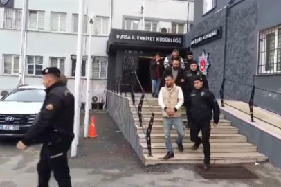 Bursa'da kendilerini banka çalışanı olarak tanıtıp, 18 kişiden 2.5 milyon lira dolandırdılar