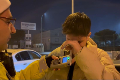 Alkolmetreyi üflememek için ağlama taklidi bile yaptı, ne yapsa fayda etmedi