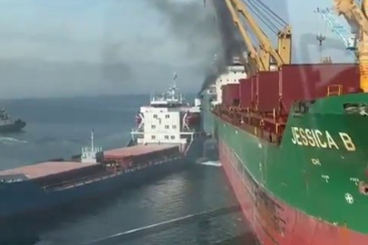 Limandan çıkan gemi, başka bir gemiye çarptı... O anlar kamerada