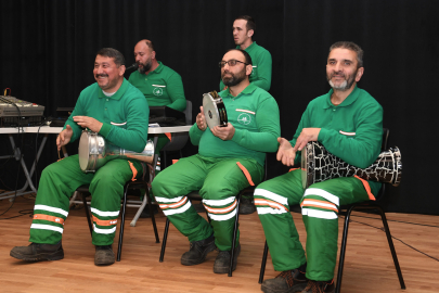 Temizlik işçileri kurdukları orkestra ile konser verecek