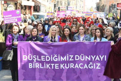 Bursalı kadınlardan 8 Mart yürüyüşü