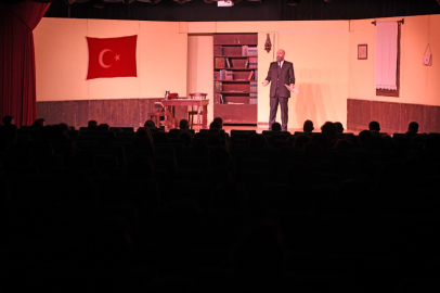 Mehmet Akif Ersoy’un hayatı tiyatro sahnesinde