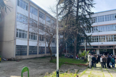 Bursa'da 65 yıllık tarihi bina yıkılıyor