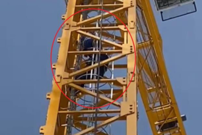 50 metrelik kule vinçte hayat kurtaran operasyon kamerada