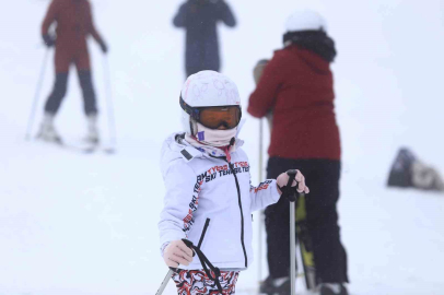 Uludağ’da kar kalınlığı yeniden 60 santimetreye yükseldi