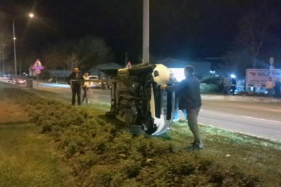 Bursa'da takla atan otomobildeki 2 kişi yaralandı