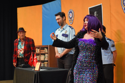 Tarlabaşı Karakolu oyunu Osmangazili sanatseverler ile buluştu