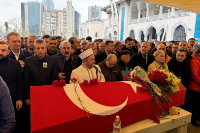 Ünlü sanatçı Volkan Konak için İstanbul’da cenaze töreni düzenlendi