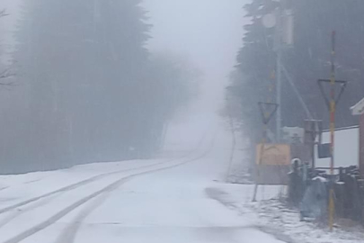 Uludağ'a nisan ayında kar yağdı