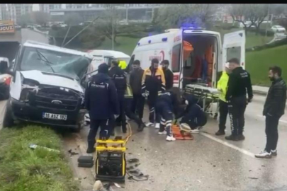Yağmurda faciadan dönüldü...Kaza anı kamerada