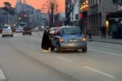 Bursa'da namaz için yolun ortasına park etti: Kadından ilk açıklama