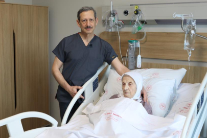 104 yaşındaki hasta, kalp ameliyatıyla sağlığına kavuştu