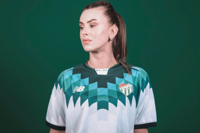 Bursaspor’un yeni sezon taraftar formaları ilgi görüyor