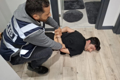 Dolandırıcı şebekesi böyle çökertildi... 12 kişinin tutuklandığı operasyon anı kamerada