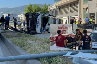 Bursa’da  polis aracı takla attı: 2’si polis 4 yaralı