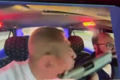 Bursa'da takside dehşet anları kamerada...Taksiciyi silahla gezdirdi, sonra da parasını gasp etti
