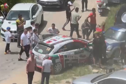 Bursa'da yarış aracı yoldan çıktı! Yürekleri ağza getiren anlar...