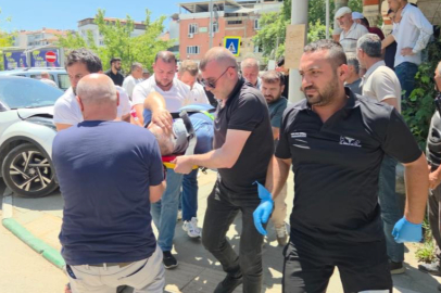 Fren yerine gaza basınca kaldırımdaki yayalara çarptı