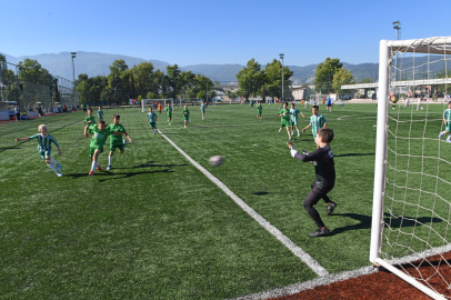 Geleceğin futbolcuları Osmangazi’de sahaya çıktı