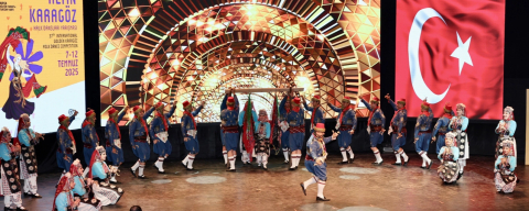 Altın Karagöz Halk Dansları heyecanı Bursa’yı sardı