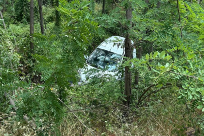 Bursa’da kontrolden çıkan otomobil şarampole yuvarlandı