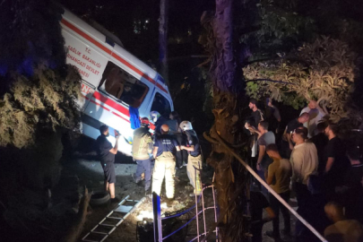 Bursa'da korkunç kaza! Kamyonet ve ambulans çarpıştı...
