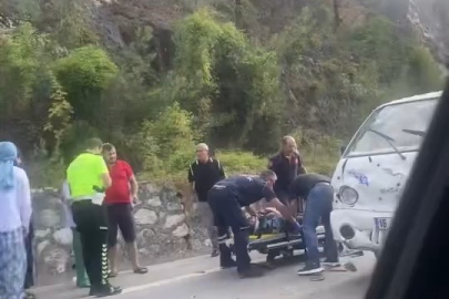 Bursa’da kamyonet otomobile çarptı: 4 yaralı