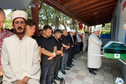 Kazada Hayatını Kaybeden İlahiyat Fakültesi Öğrencisi Berkay Akdeniz toprağa verildi