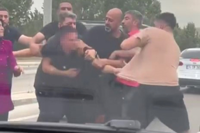 Bursa'da yol verme kavgası: Vatandaşlar zor ayırdı