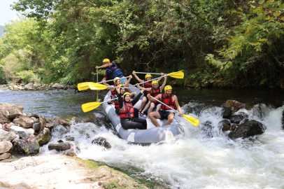 Bursa’da gençler rafting heyecanı yaşadı