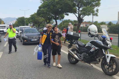 3 otomobil bir birine girdi, 1 bebek ve çocuk yaralandı