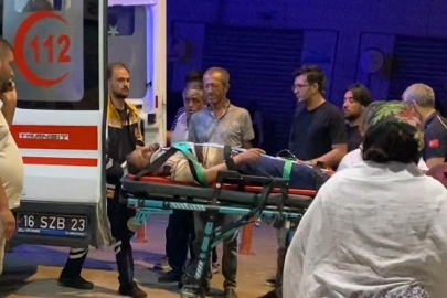 Devrilen traktörün sürücüsü ağır yaralandı