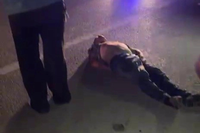 Seyir halindeki kamyonetin kasasından düştü