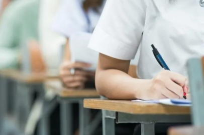 Üniversitede çaycı olarak işe başladı! Genel sekreter oldu...