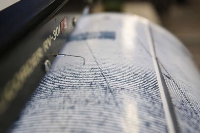 Bursa'da 3.4 büyüklüğünde deprem: Hatalı deprem bildirimi yürekleri ağza getirdi