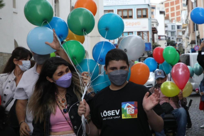Lösemiyi yenen 11 yaşındaki Ali Demir için binlerce balon göğe yükseldi