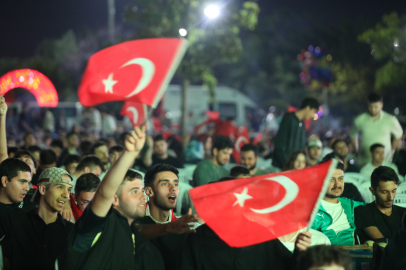 Milli heyecan ve Bursaspor maçı dev ekrana yansıdı