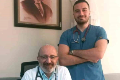 Baba oğul aynı hastanede görev yapıyor