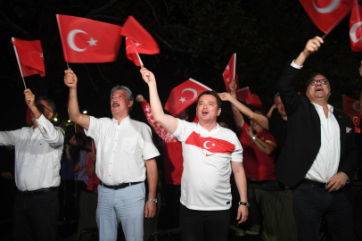 Osmangazi Belediyesi milli heyecanı meydanlara taşıdı