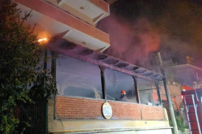 Mudanya'da üç katlı binada yangın çıktı