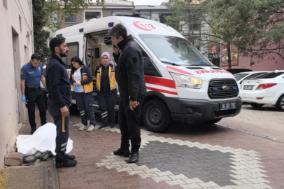 Yaşlı adam sokakta ölü bulundu
